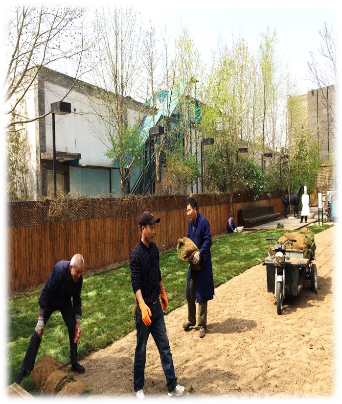 四季青爱江山婚礼现场铺种草坪