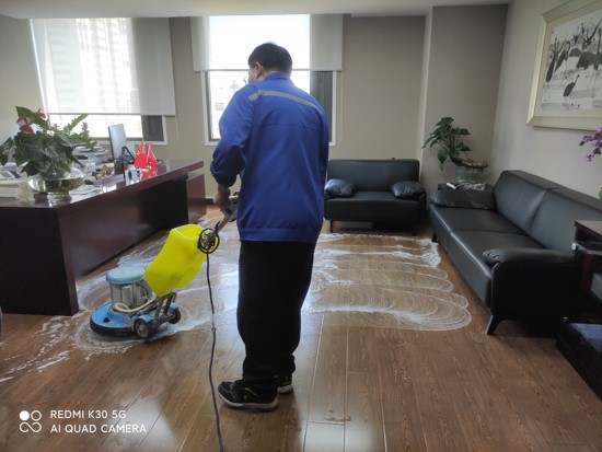 单间打蜡前清洗